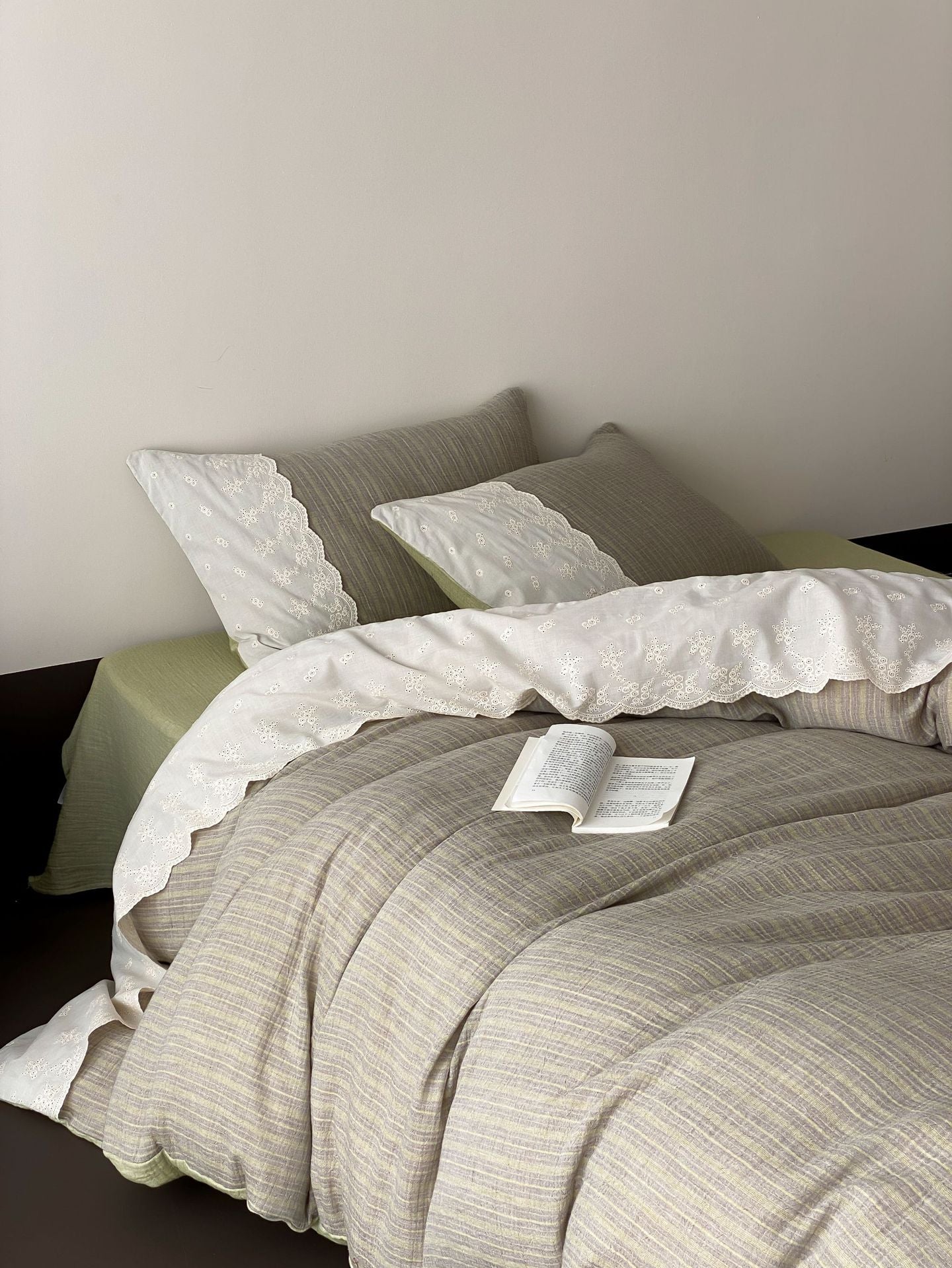 Florence Lace Double Gauze Striped Bedding Set / Brown