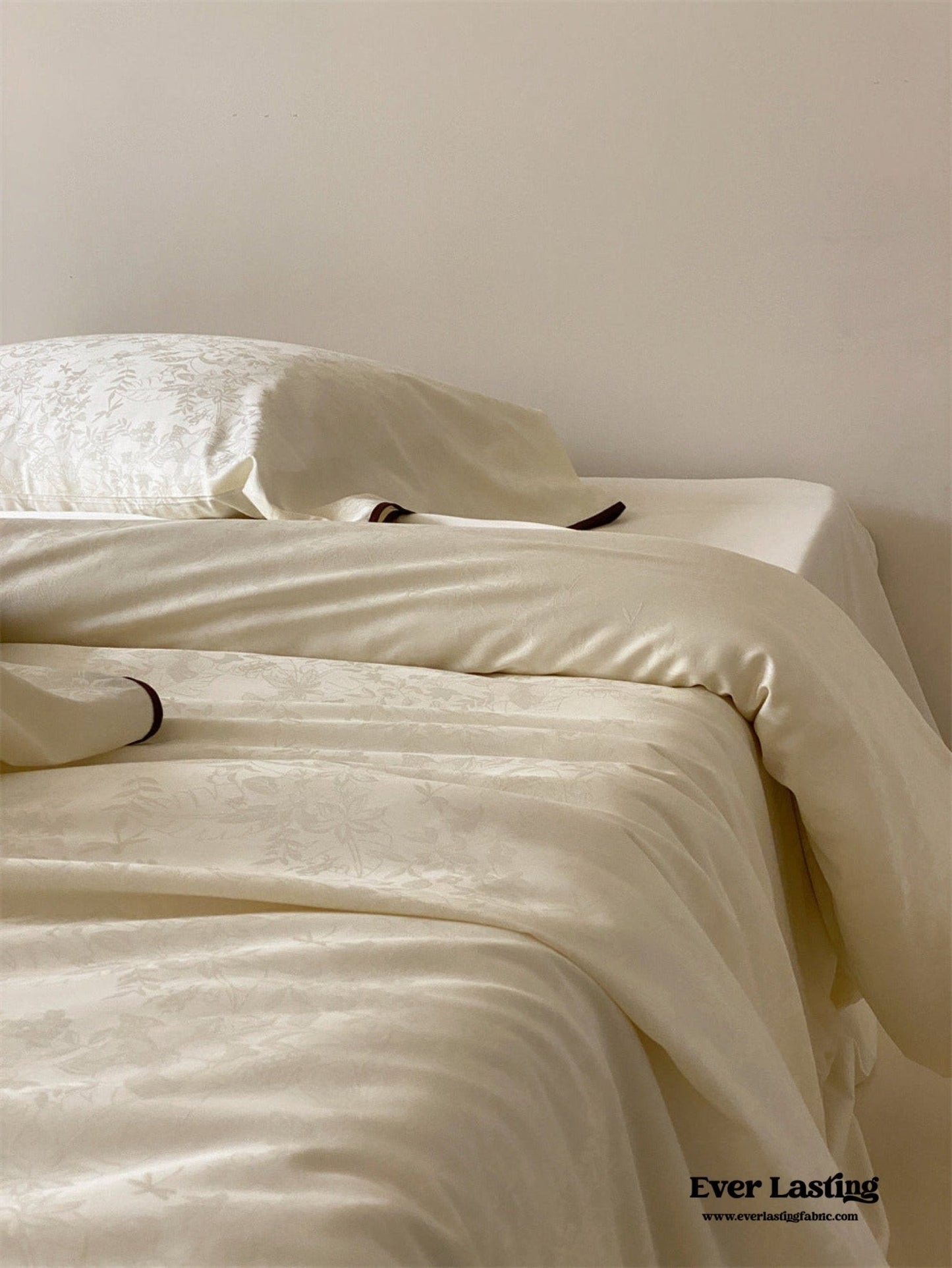 Grace Silky Floral Luxury Bedding Set / Cream