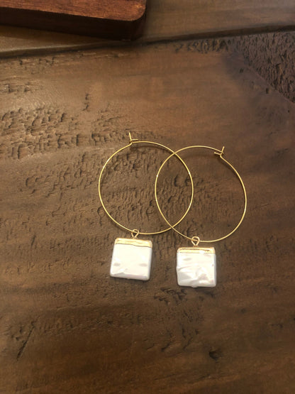 square fresh water pearl hoop earrings. pearl earrings. fresh water pearl hoops. hoop earrings