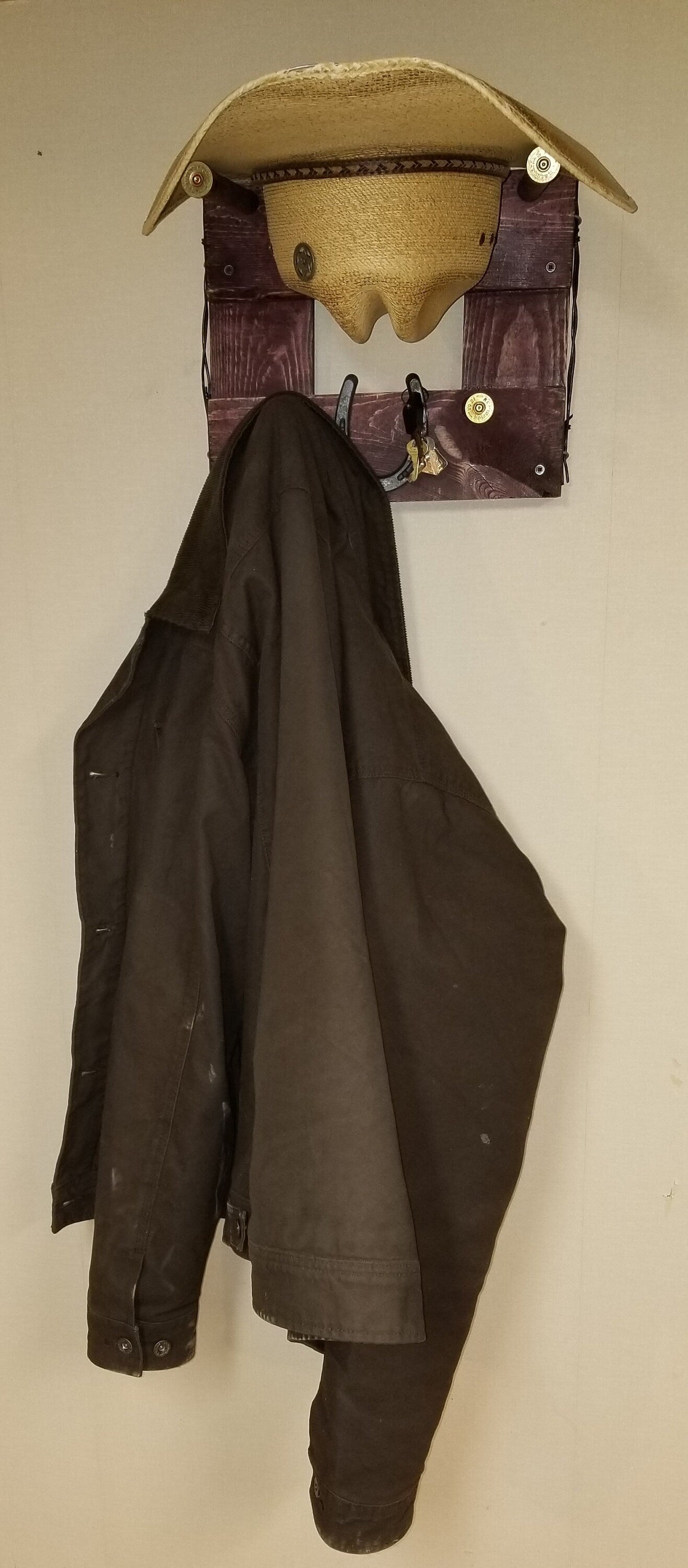 The 1-Hatter: Horizontal Wall-Hanging Western Organization