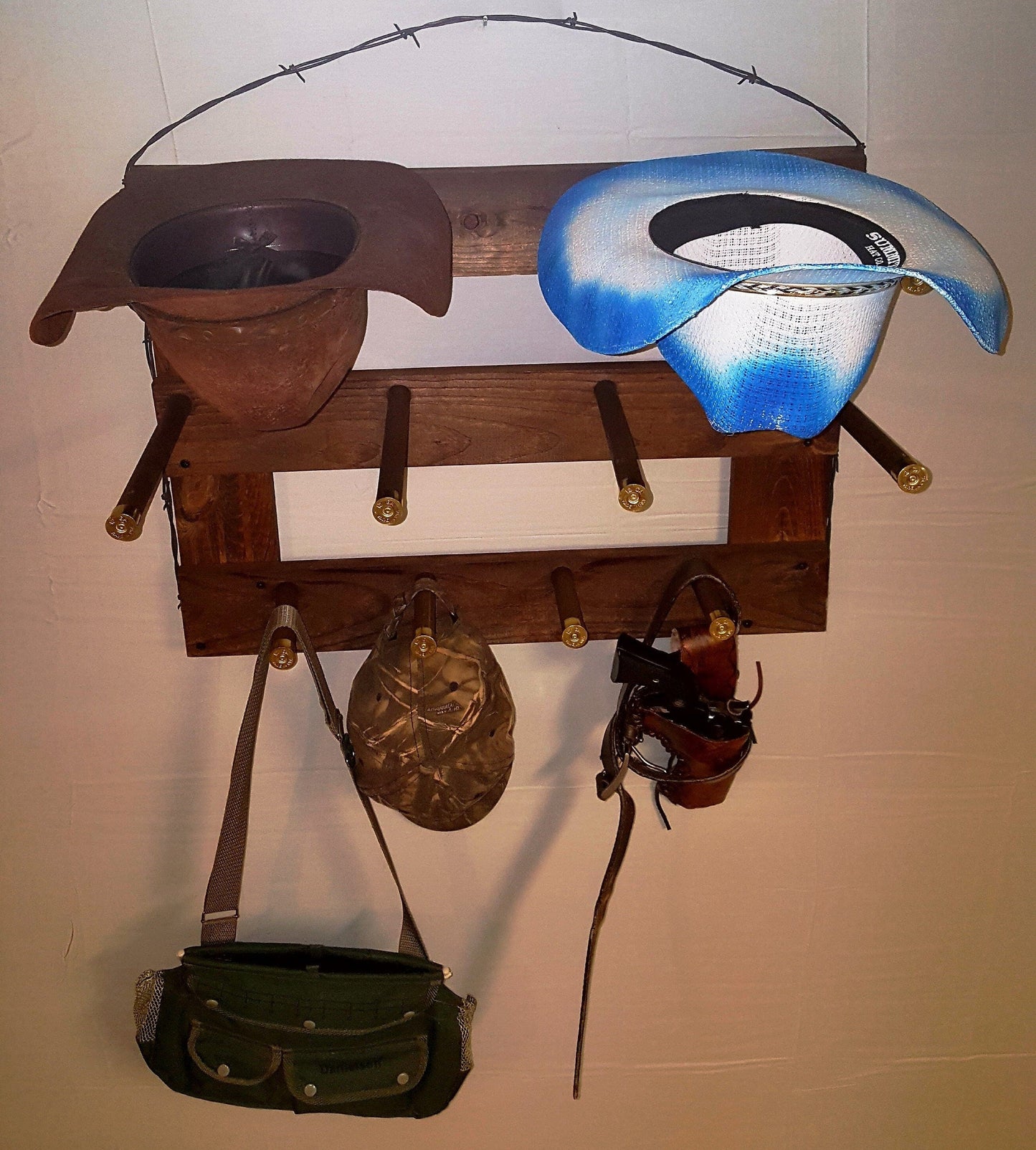 The 4-Hatter: Horizontal Wall-Hanging Western Organization