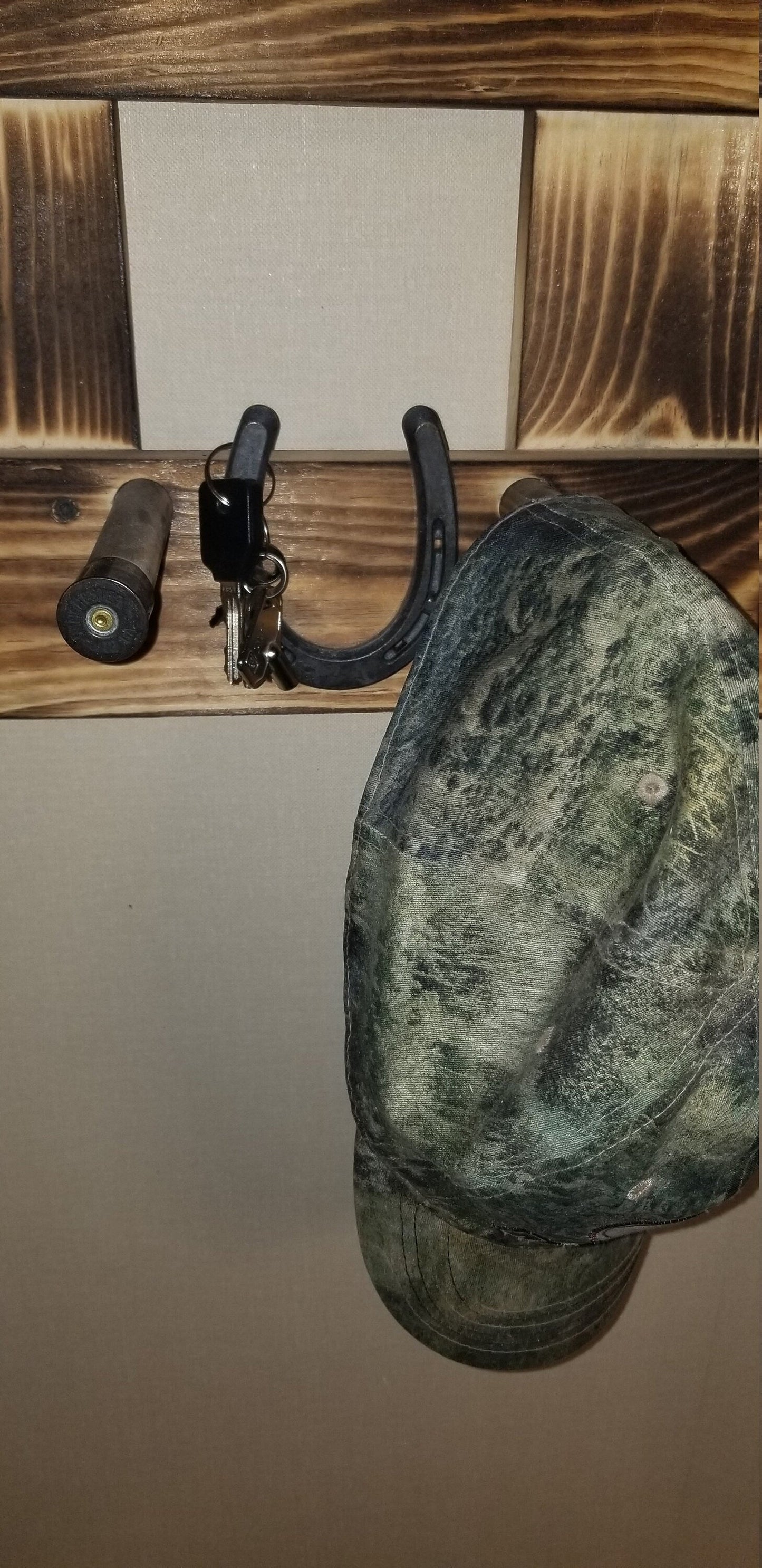 The 2-Hatter: Vertical Wall-Hanging Western Organization