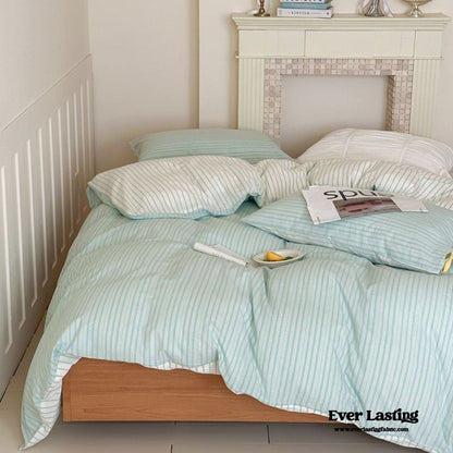Josie Bow Tied Striped Bedding Set / Blue
