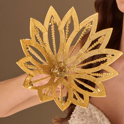 Luxury Gold  Quinceañera and  Wedding Bouquet Holder