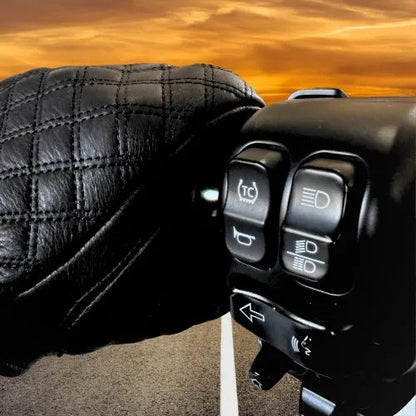 Double-Diamond Touchscreen Gloves