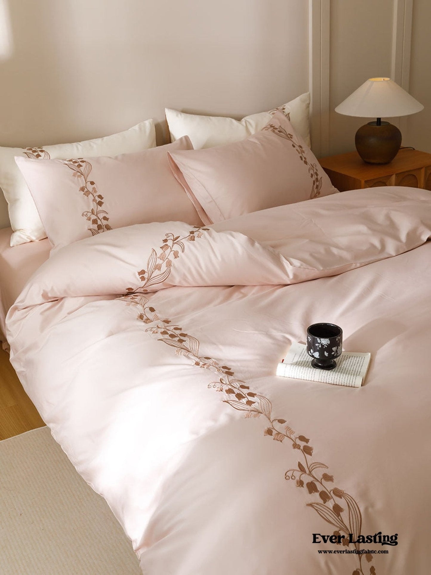 Lily of the Valley Embroidered Silky Bedding Set / Green