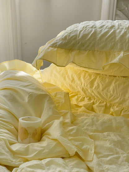 Marshmallow Puff Ruffle Bedding Set / White