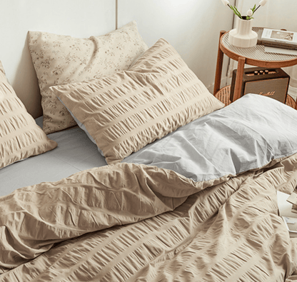 Minimal Bubble Textured Bedding Set / White