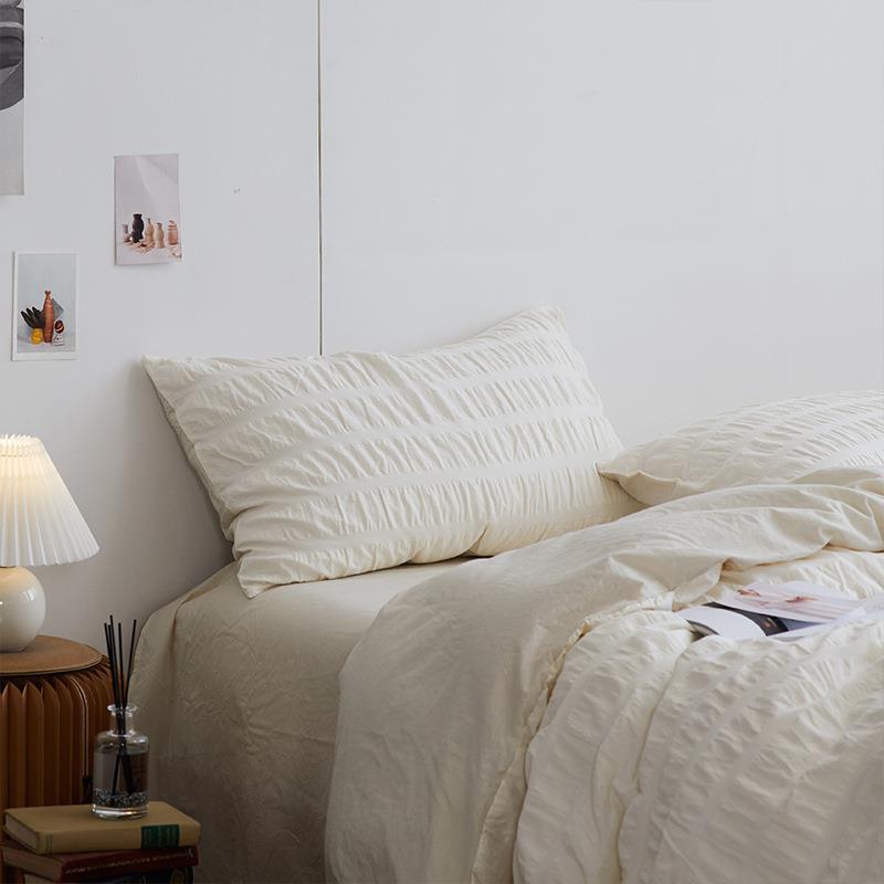 Minimal Bubble Textured Bedding Set / White