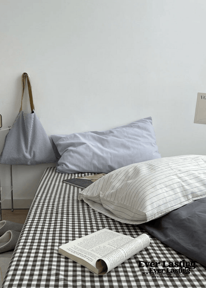 Minimal Mixed Gingham Bedding Set / Gray