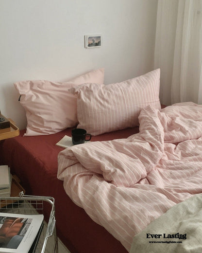 Minimalist Pink Striped Bedding Set