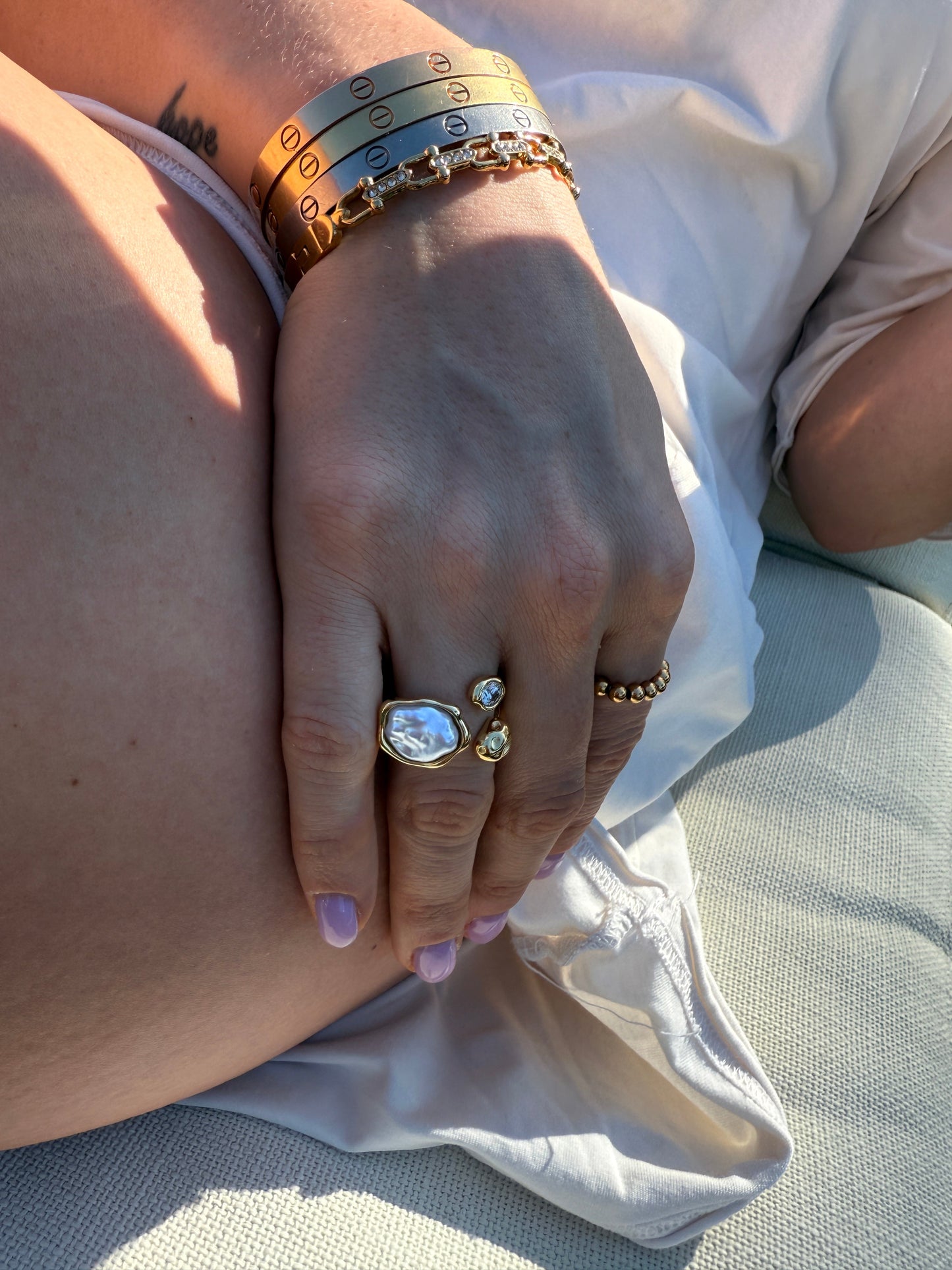 vintage style waterproof pearl ring