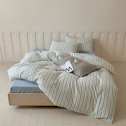Parker Minimalist Striped Bedding Set / Red