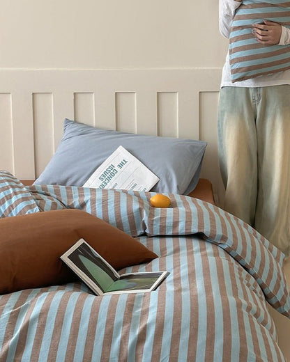 Parker Minimalist Striped Bedding Set / Red