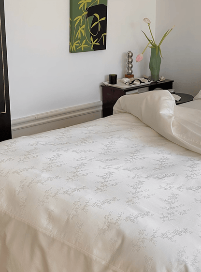 Silky Floral Bedding Set / Snow White