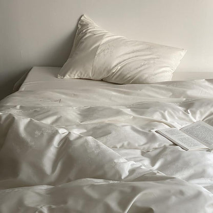 Silky Floral Bedding Set / Snow White