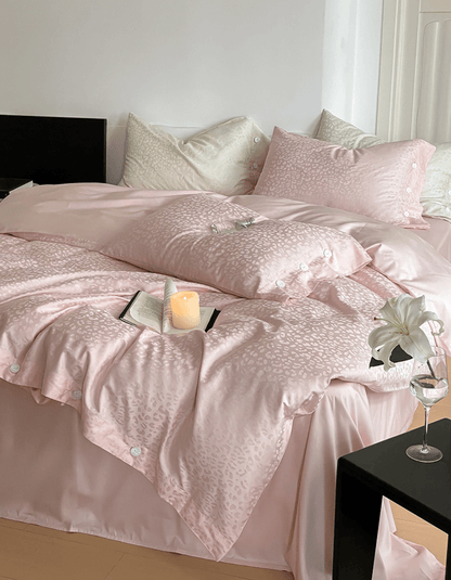 Silky Leopard Buttoned Bedding Set / Baby Pink