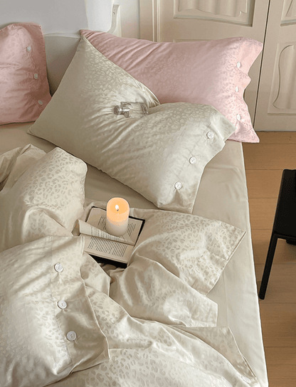 Silky Leopard Buttoned Bedding Set / Baby Pink