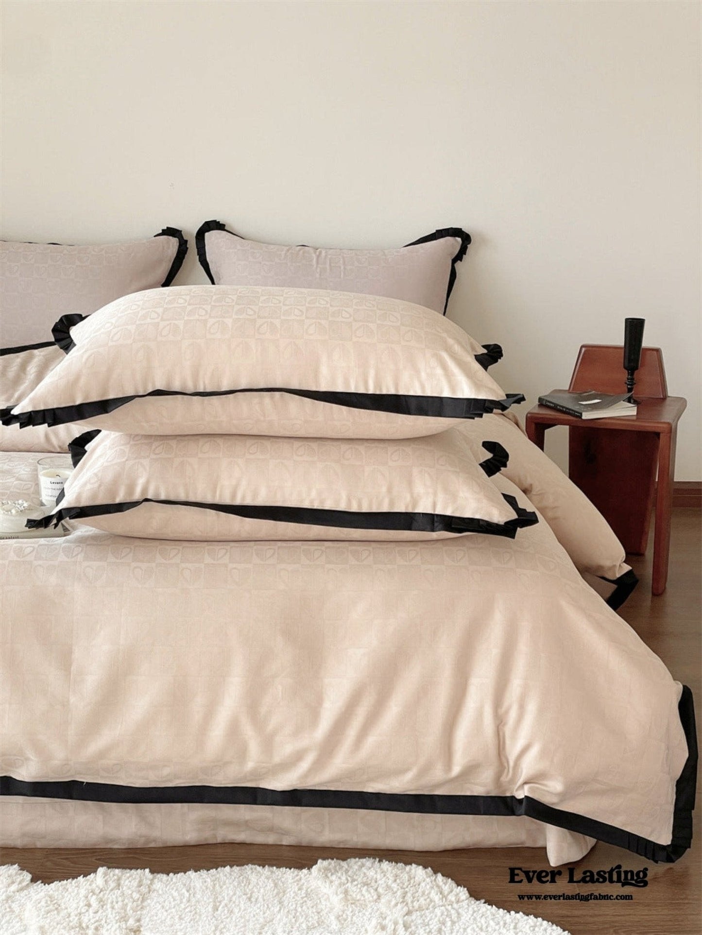 Silky Luxury Heart Textured Bedding Set / Cream