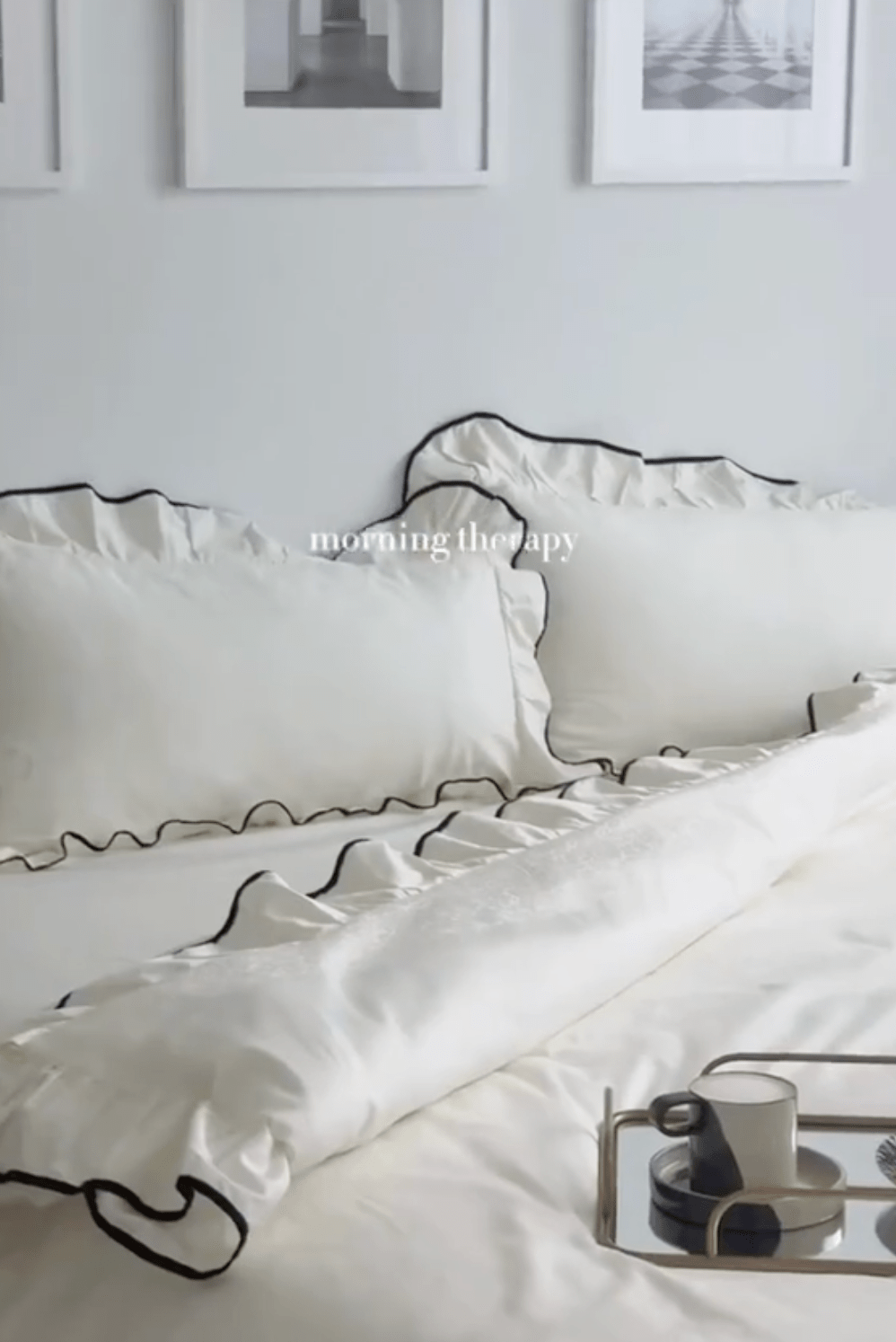 Silky Ruffle Bedding Set / Ivory White