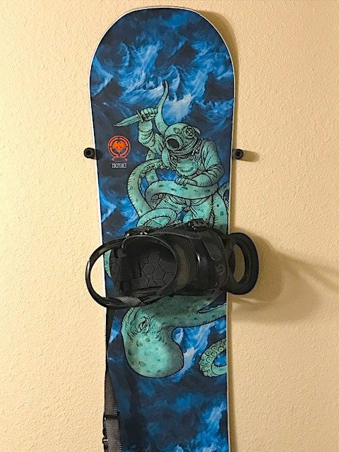 The Cinch Snowboard Display | Floating Rack | 2 Boards