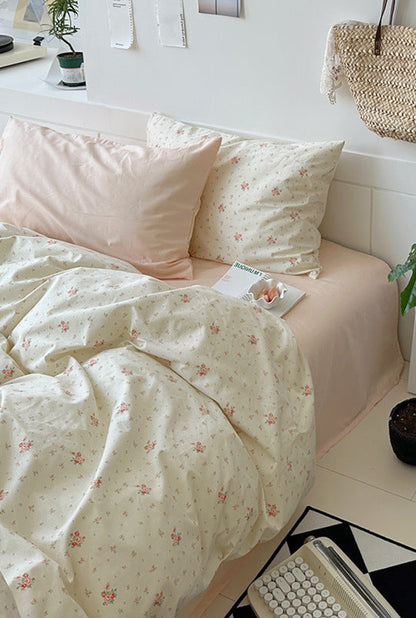 Sweet Floral Bedding Set / Cream