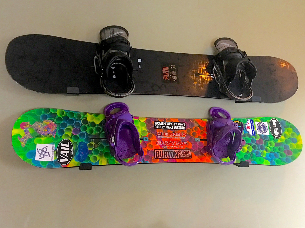 Keystone Minimalist Snowboard Display Rack | Holds 30 lbs | Large
