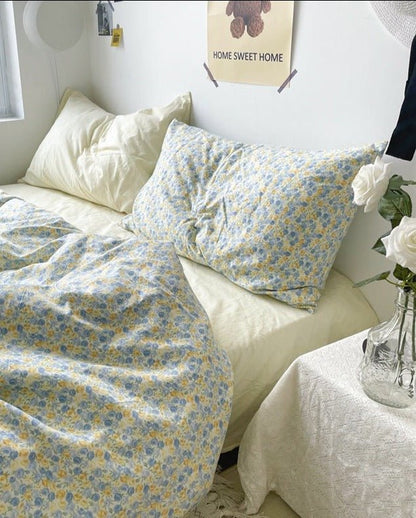 Vintage Inspired Floral Bedding Set / Brown + Beige