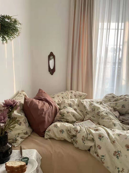 Vintage Inspired Floral Duvet Cover / Brown + Beige