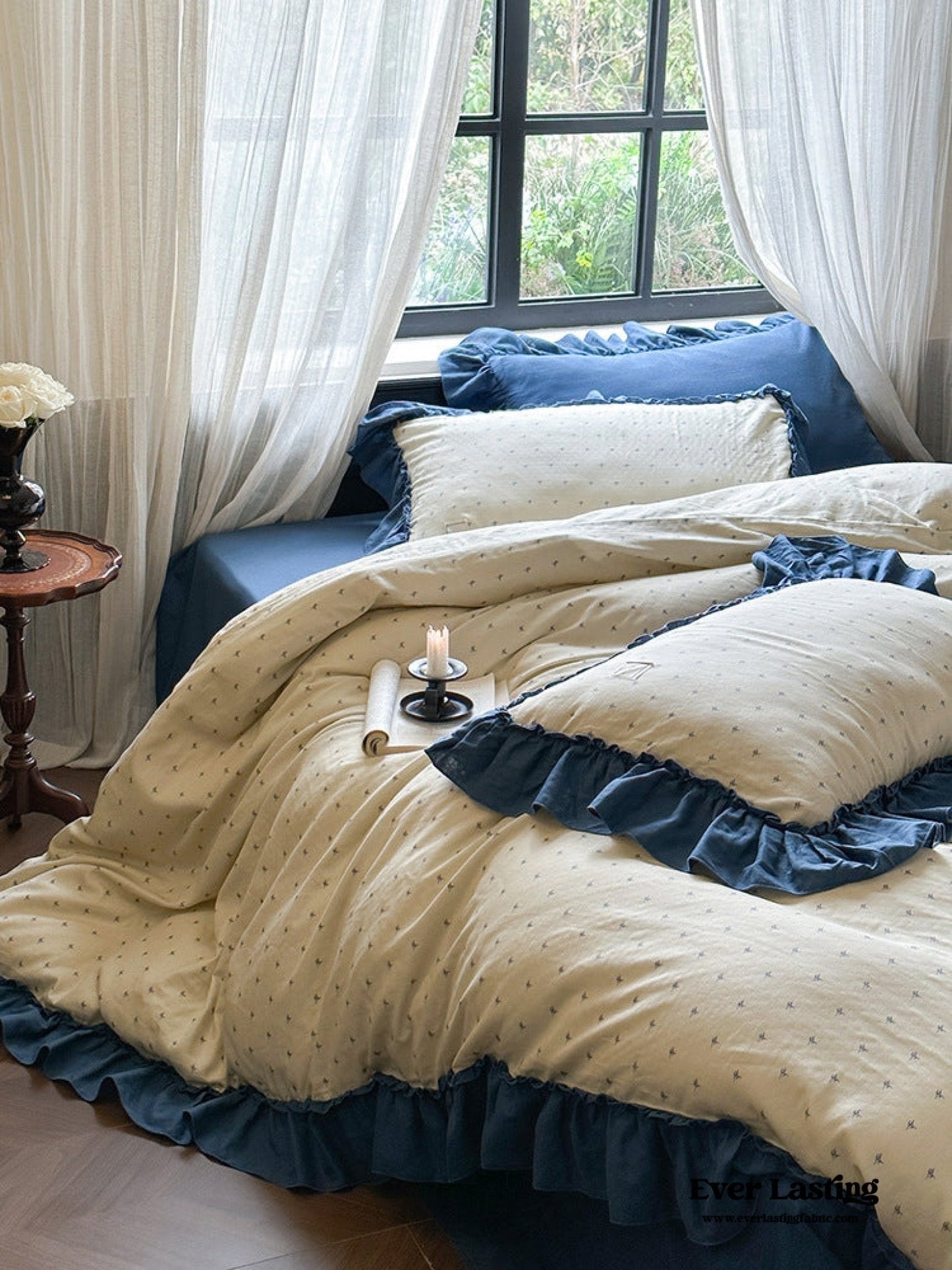 Vivienne Floral Double Gauze Bedding Set / Cobalt Blue