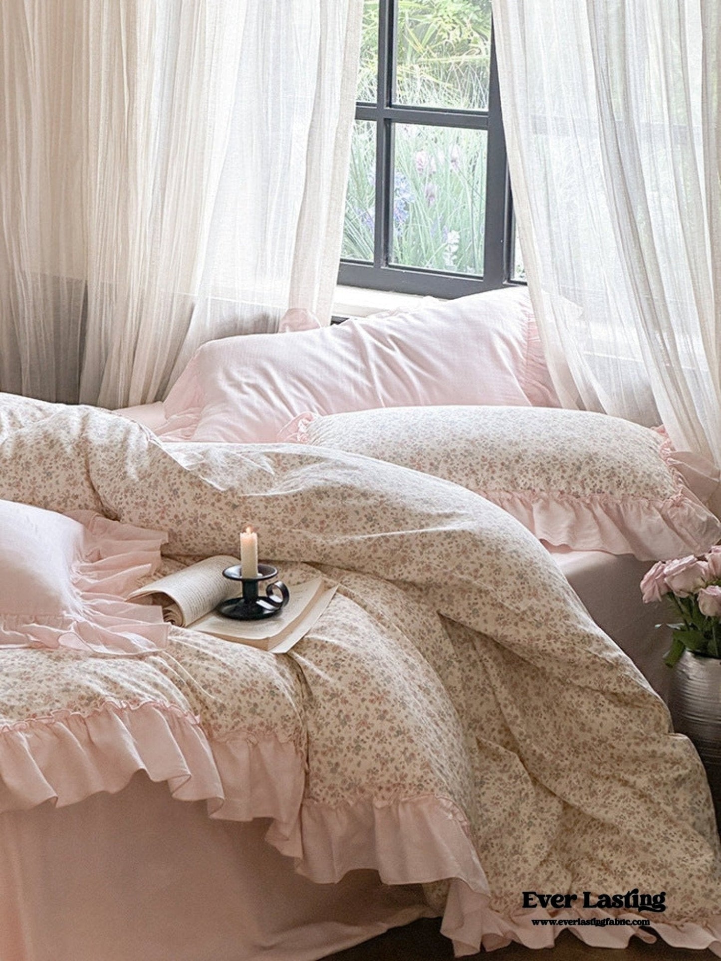 Vivienne Floral Double Gauze Bedding Set / Light Pink